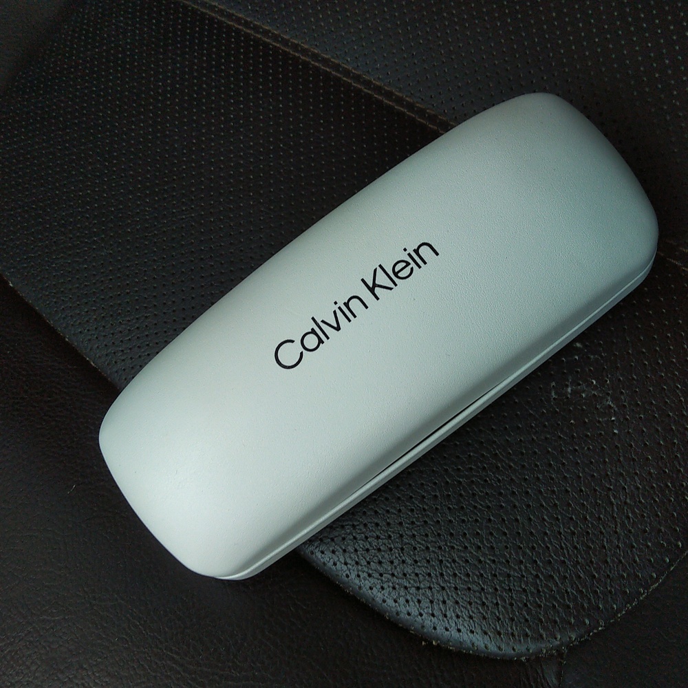 NWOT-Calvin Klein White Eyeglass Case